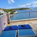 Paradise House Apart3, 5min Walking Distance To Center Apartament