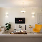 Paradise House Apart3, 5min Walking Distance To Center Apartament *