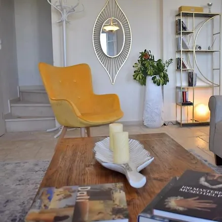 Paradise House Apart3, 5min Walking Distance To Center Apartment *