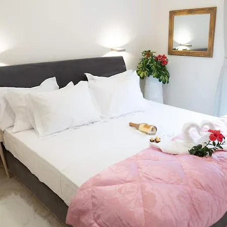 Paradise House Apart3, 5min Walking Distance To Center דירה פיסקרדו