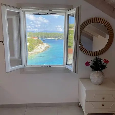 Paradise House Apart3, 5min Walking Distance To Center Apartment *